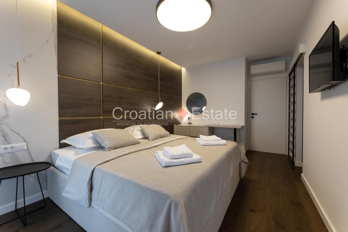 Casa In vendita - SPLITSKO-DALMATINSKA SPLIT