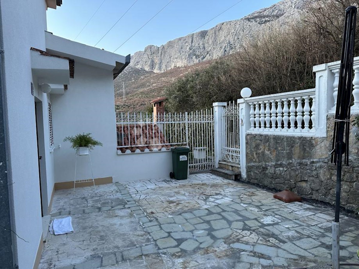 House For sale - SPLITSKO-DALMATINSKA SPLIT