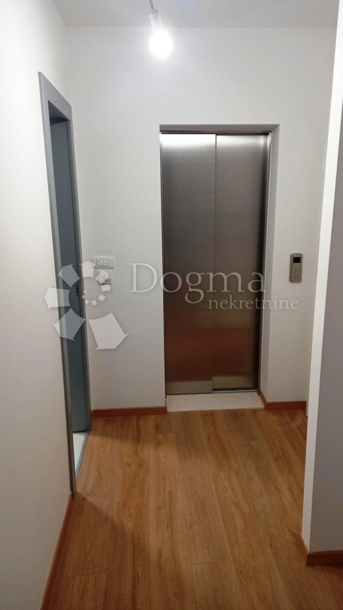 Apartment Zu verkaufen - SPLITSKO-DALMATINSKA BAŠKA VODA