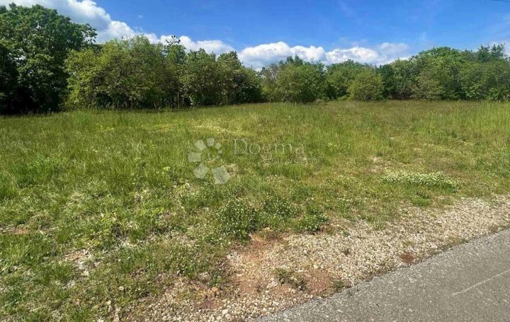 Pozemek na prodej 3965 m² – Karojba