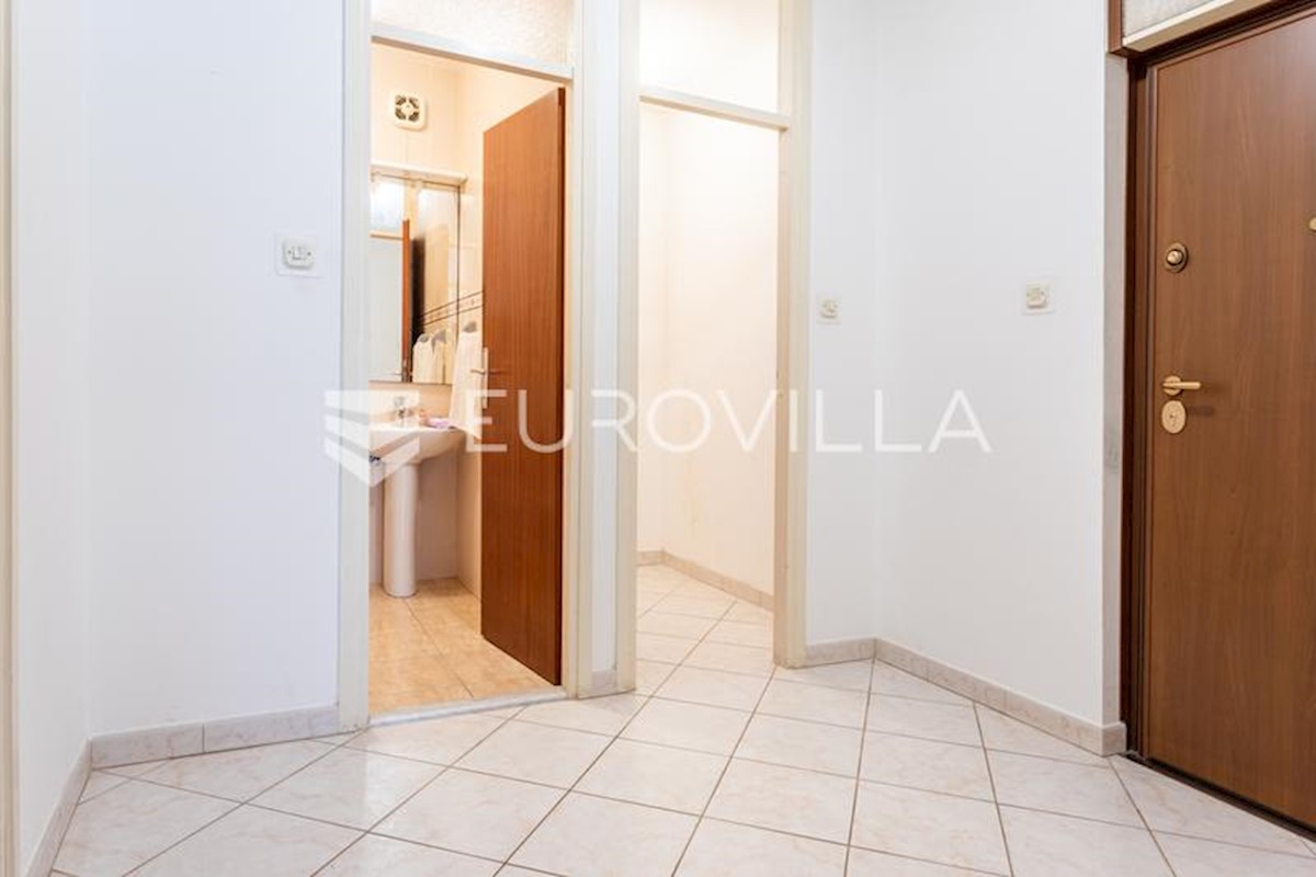 Apartment Zu verkaufen - SPLITSKO-DALMATINSKA SPLIT