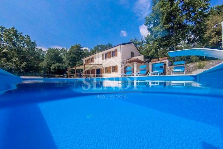 Haus zu vermieten 200 m² – Poljane