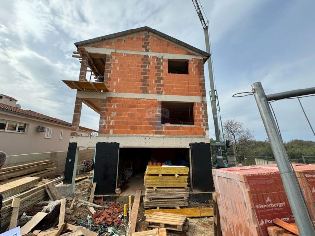 Kuća na prodaju 275 m² – Malinska