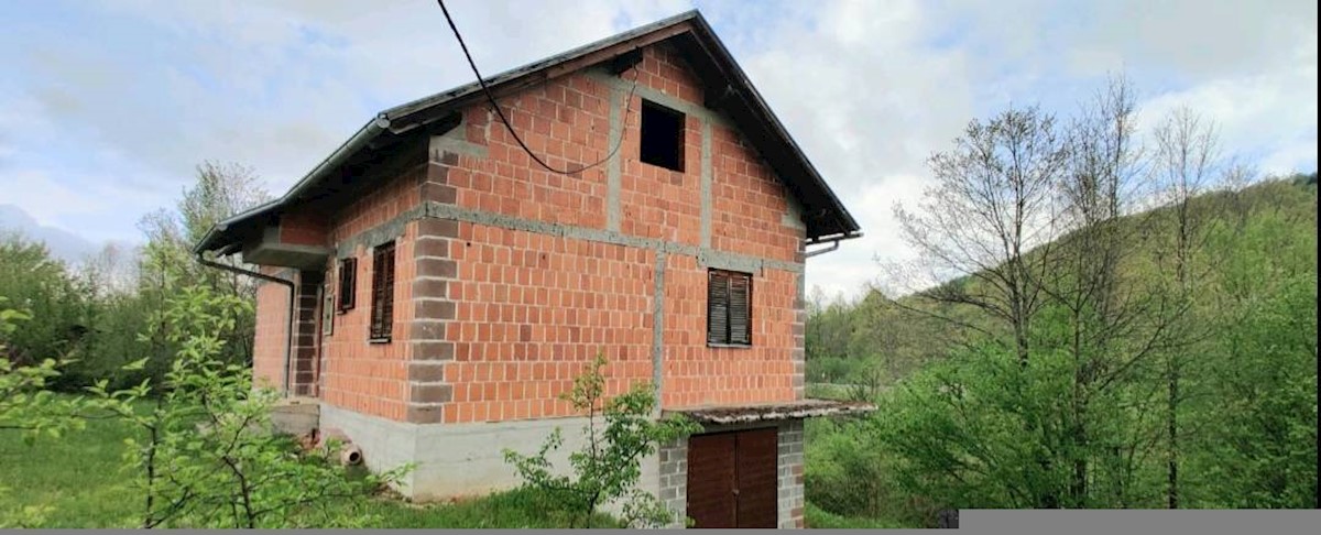 Hiša Naprodaj - KARLOVAČKA Slunj