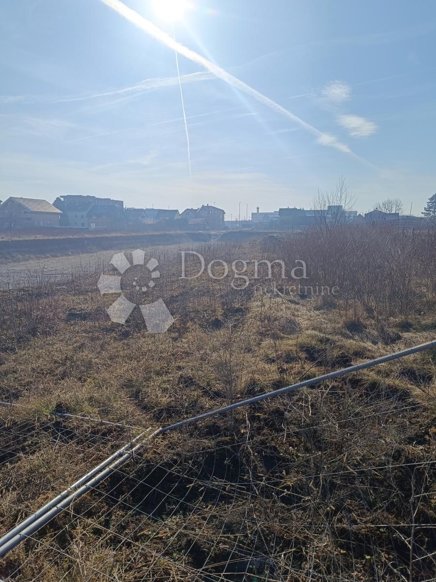 Pozemek Na prodej VELIKA GORICA