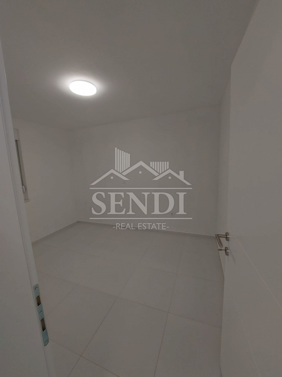 Stan Na prodaju - PRIMORSKO-GORANSKA CRIKVENICA