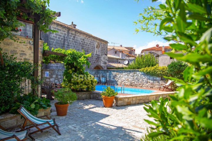 Kuća na prodaju 560 m² – Gračišće