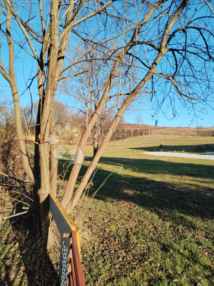 Terreno In vendita - KARLOVAČKA KARLOVAC