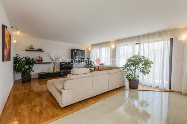 Casa In vendita - Splitsko-dalmatinska Split - foto 5/23