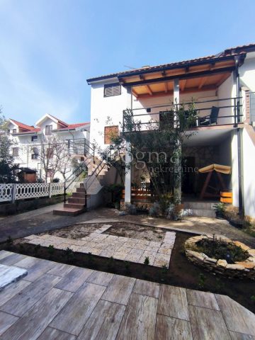Kuća na prodaju 233 m² – Sabunike