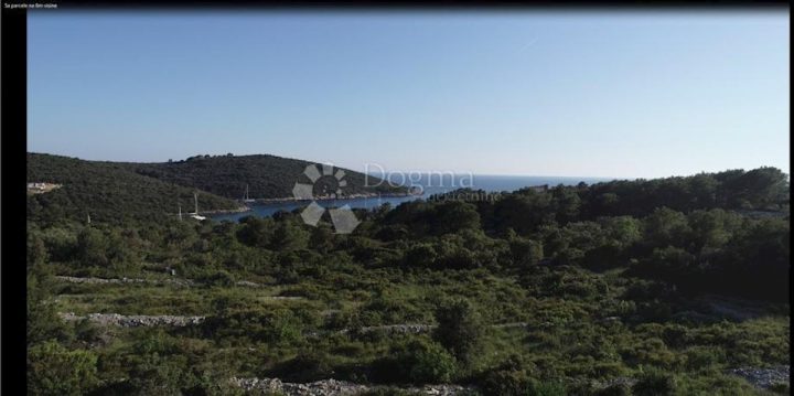 Zemljište na prodaju 650 m² – Maslinica