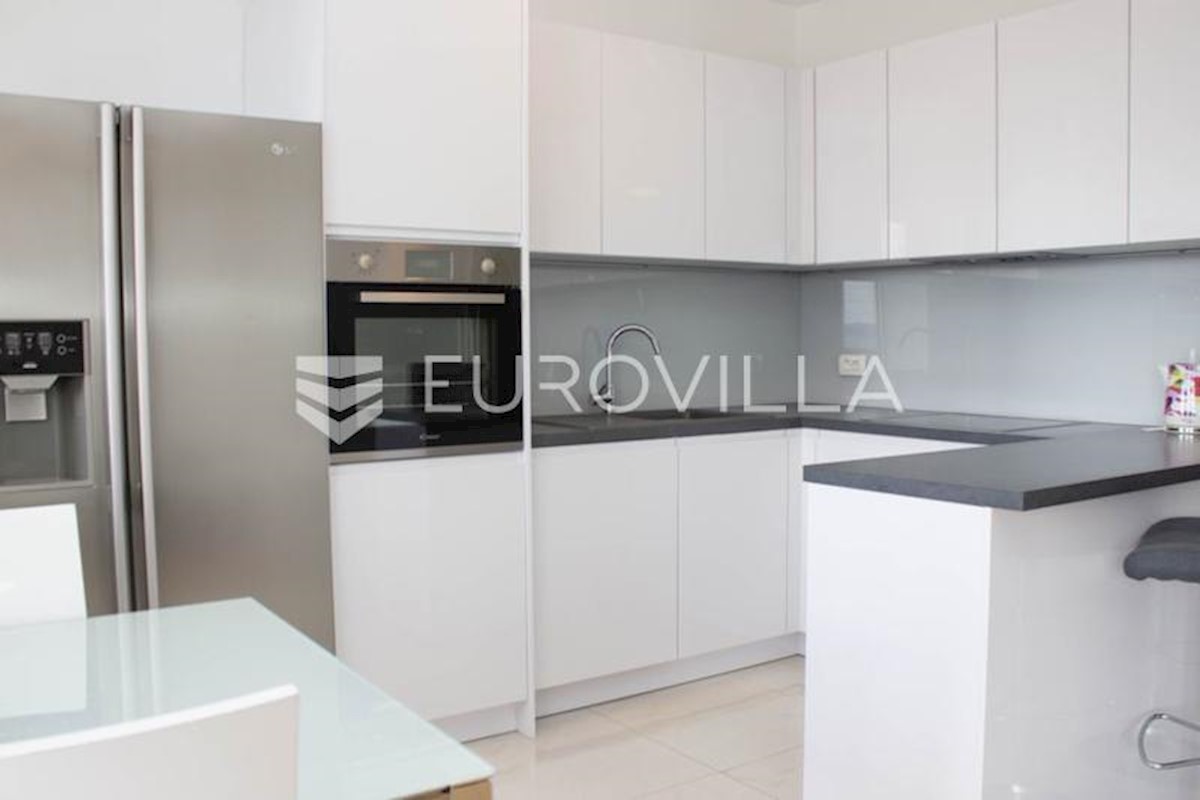 Apartmán K pronájmu - SPLITSKO-DALMATINSKA SPLIT