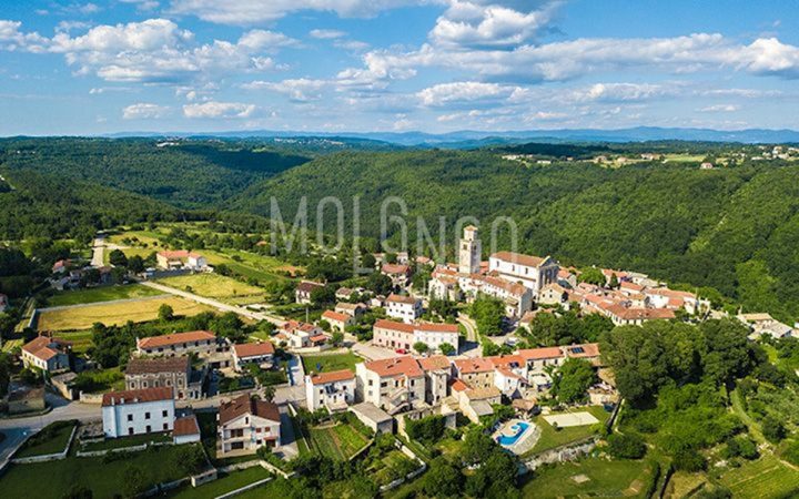 Terreno in vendita 7195 m² – Tinjan
