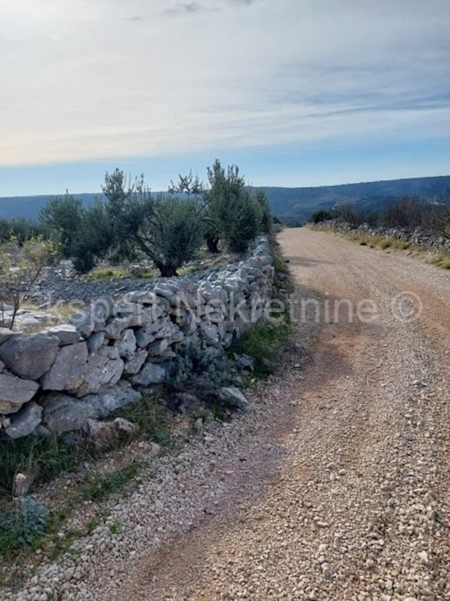 Terreno In vendita - ŠIBENSKO-KNINSKA ROGOZNICA