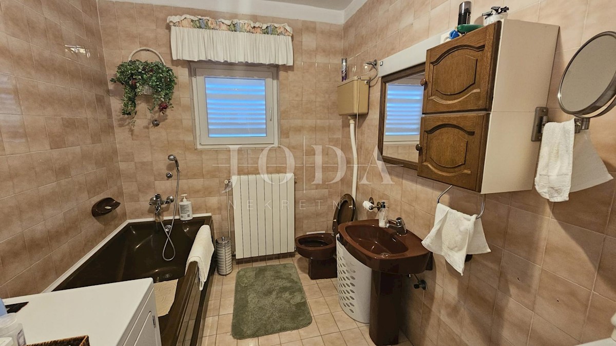 Kuća Na prodaju - PRIMORSKO-GORANSKA CRIKVENICA