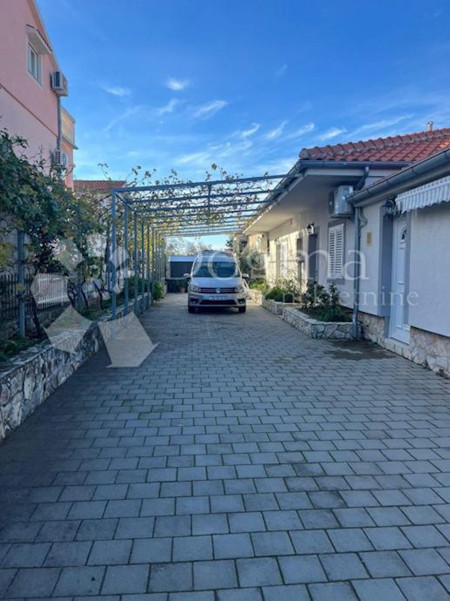 Dom Na predaj - ŠIBENSKO-KNINSKA Pirovac