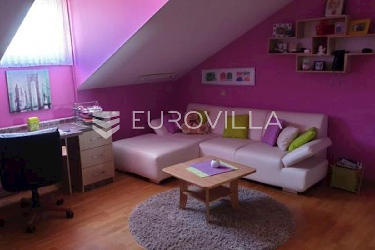 House For sale - OSJEČKO-BARANJSKA OSIJEK