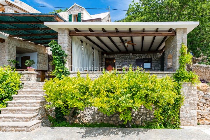 Casa in vendita 302 m² – Brač