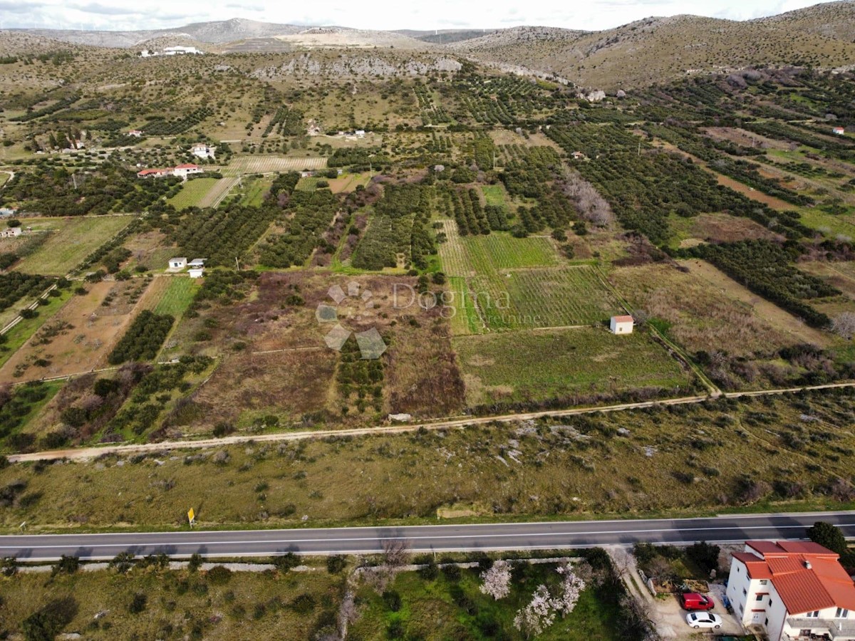 Land For sale - ŠIBENSKO-KNINSKA ŠIBENIK