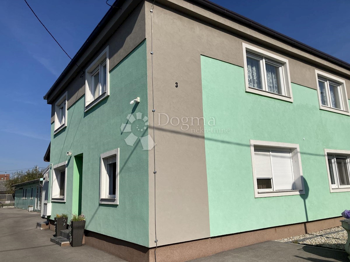 Kuća Na prodaju - Zagrebačka Ivanić-grad - foto 2/47