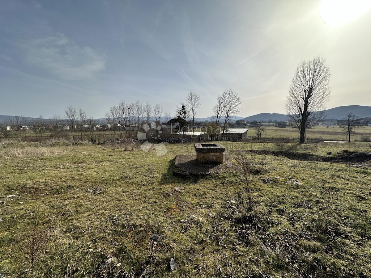 Działka Na sprzedaż - LIČKO-SENJSKA PERUŠIĆ