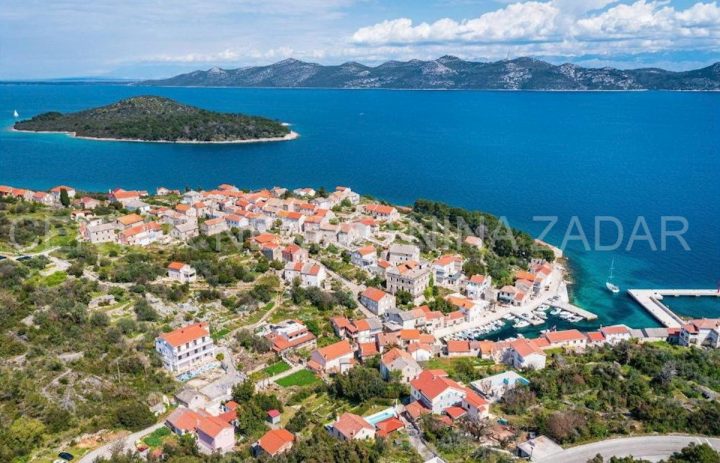 Land for sale 578 m² – Mali Iž