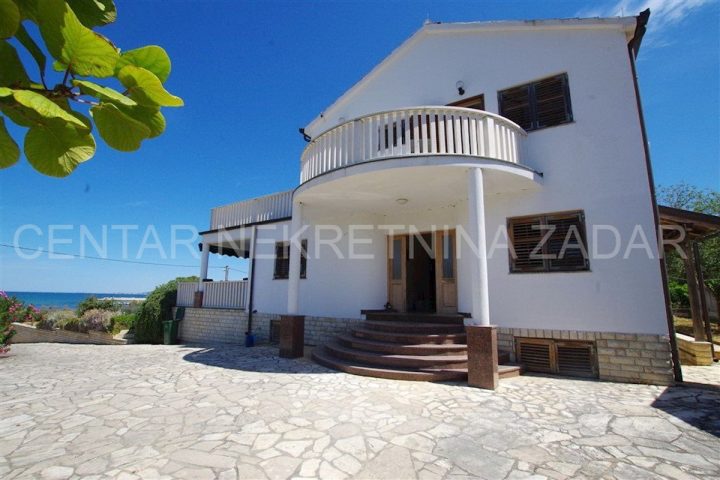 Dom na predaj 397 m² – Mrljane