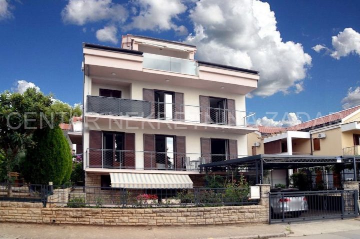 Maison à vendre 369 m² – Sveti Filip I Jakov
