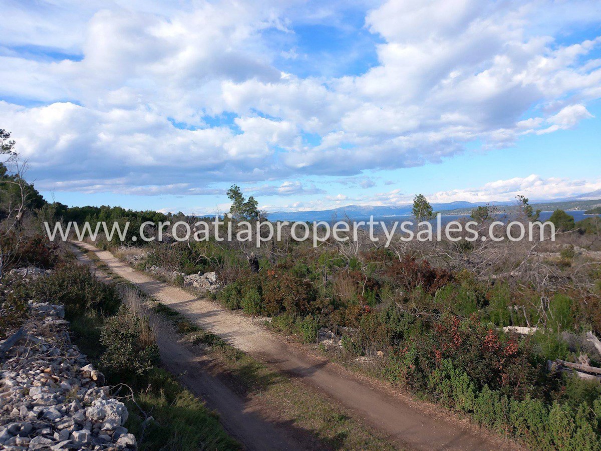 Land For sale - SPLITSKO-DALMATINSKA BRAČ