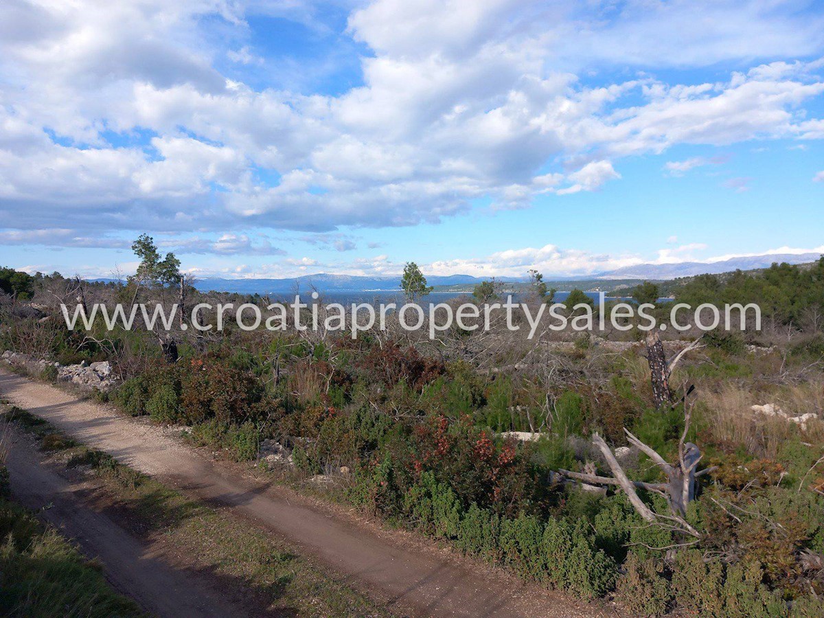 Land For sale - SPLITSKO-DALMATINSKA BRAČ