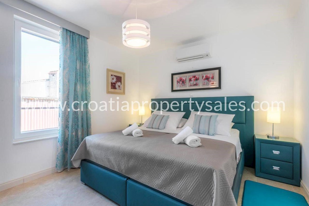 House For sale - SPLITSKO-DALMATINSKA BRAČ