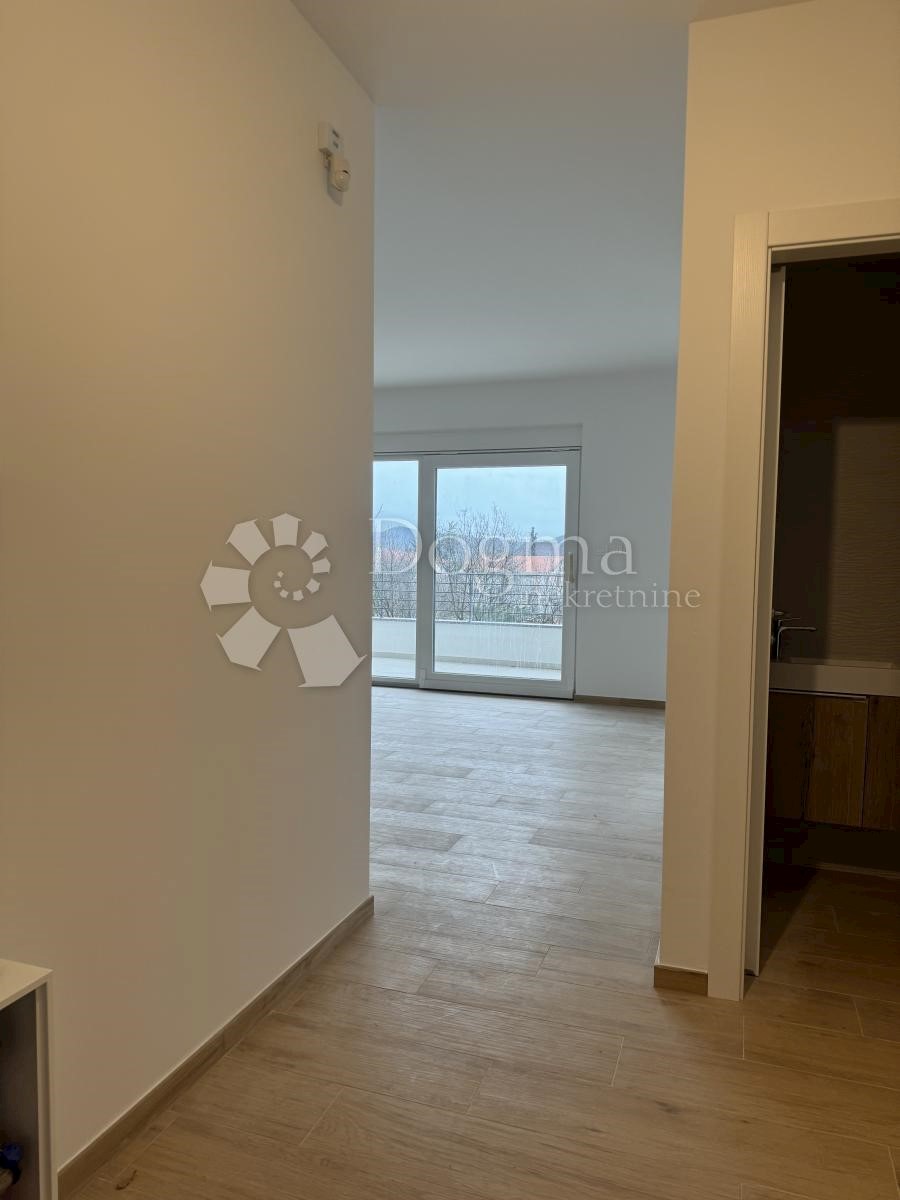 Flat For rent - PRIMORSKO-GORANSKA JELENJE