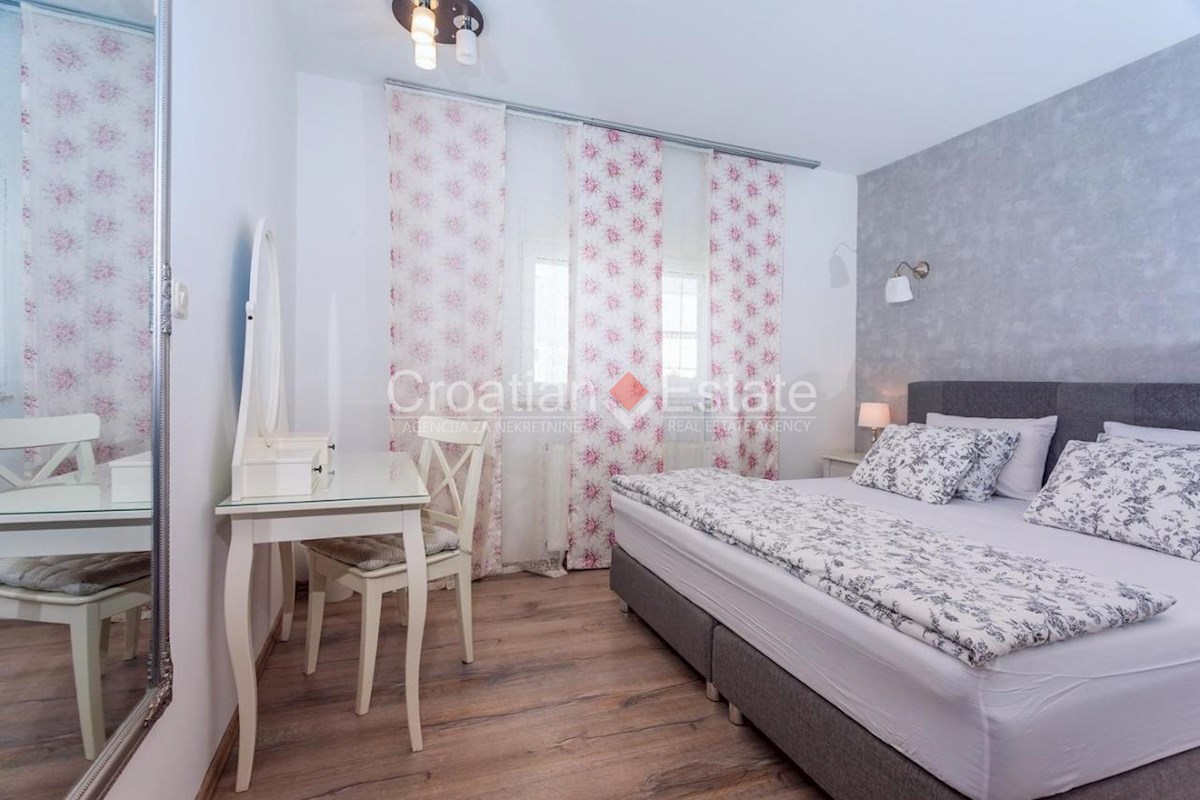 Casa In vendita - SPLITSKO-DALMATINSKA SPLIT