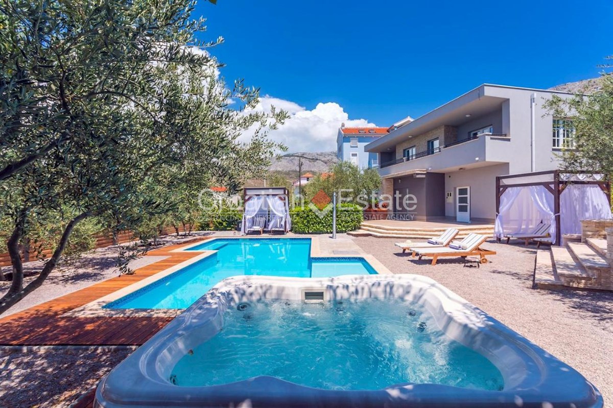 Casa In vendita - SPLITSKO-DALMATINSKA SPLIT