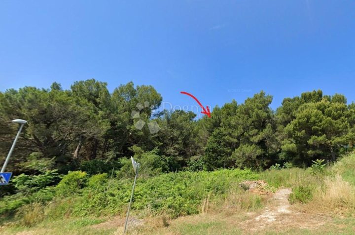 Parcela na predaj 592 m² – Pula