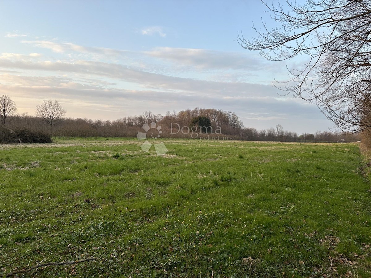 Terreno In vendita - SISAČKO-MOSLAVAČKA SISAK