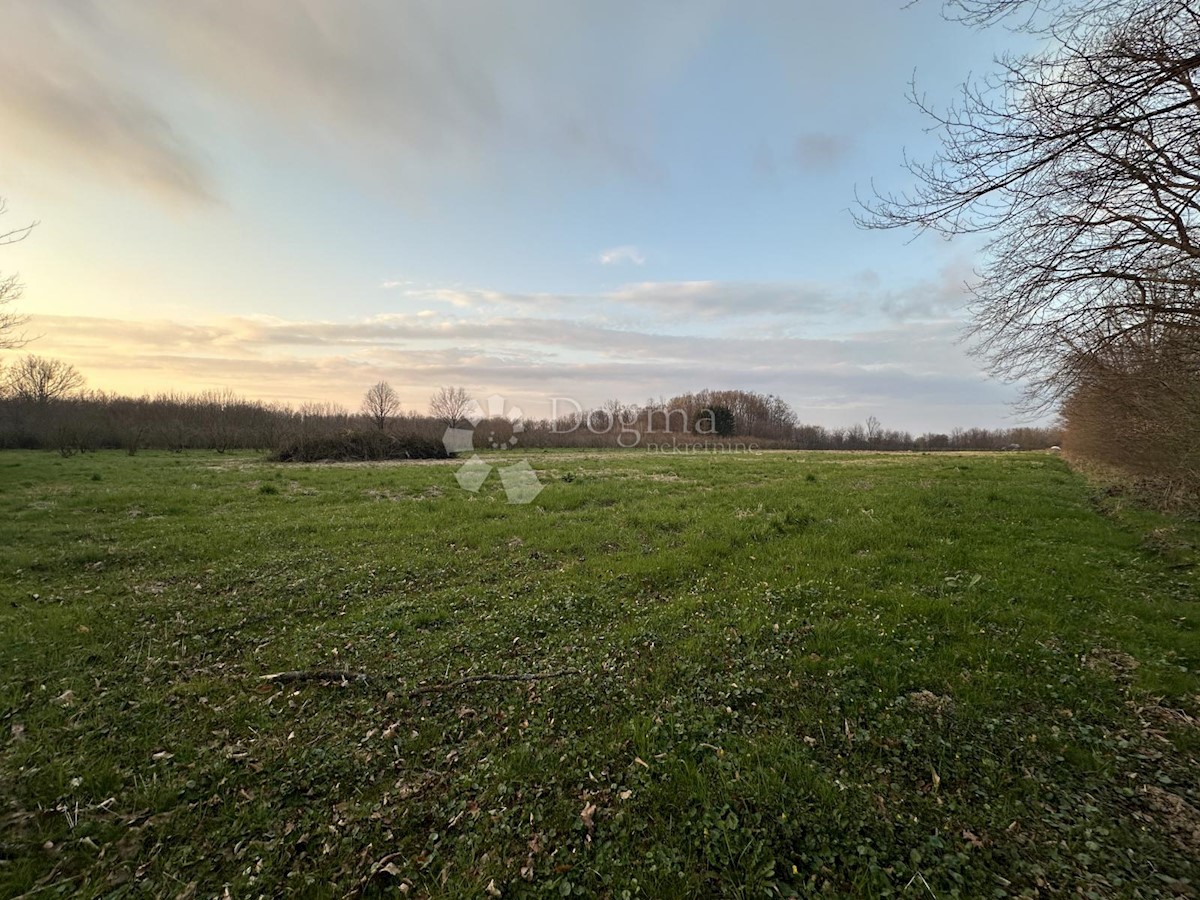 Terreno In vendita - SISAČKO-MOSLAVAČKA SISAK