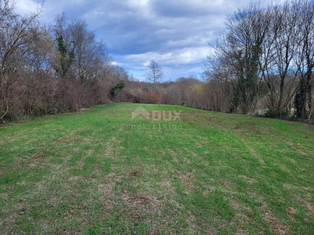 Land for sale 1785 m² – Barban