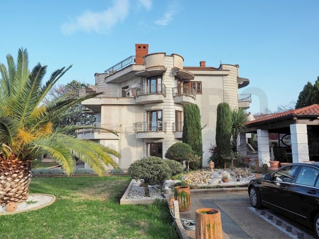 Kuća na prodaju 500 m² – Malinska
