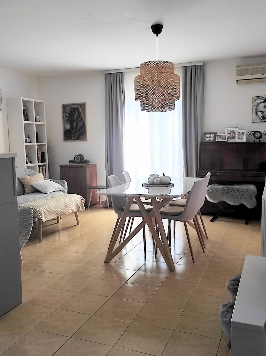 Apartment Zu verkaufen - SPLITSKO-DALMATINSKA KAŠTELA