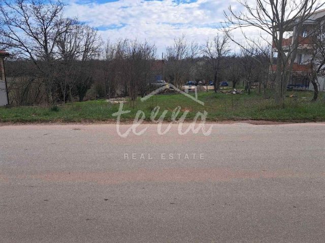 Terrain à vendre 800 m² – Labin