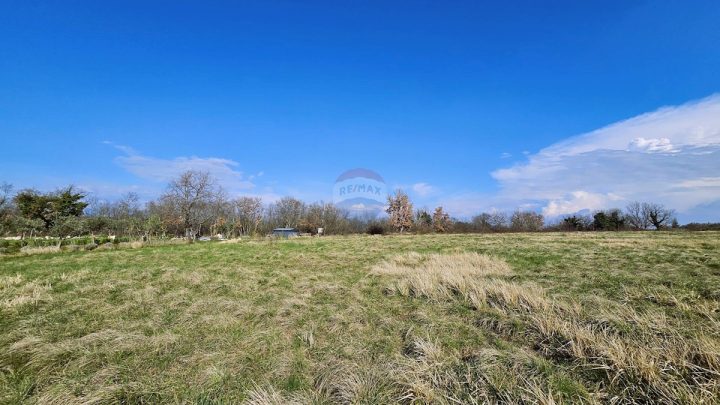 Land for sale 1296 m² – Umag