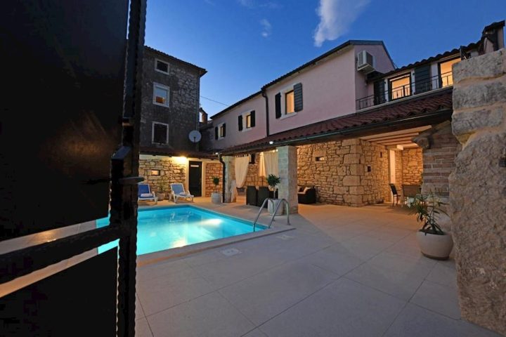 Haus zu verkaufen 160 m² – Sveti Lovreč Pazenatički