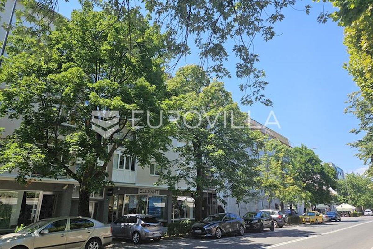 Business premises For rent SLAVONSKI BROD