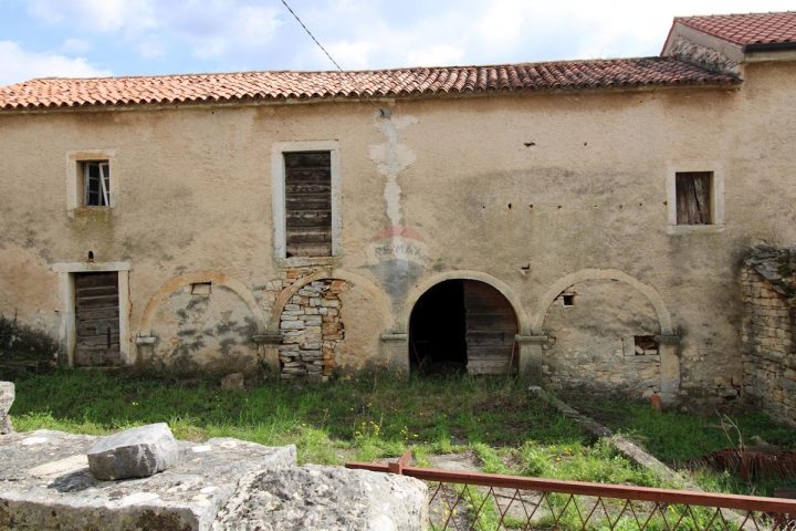 Dom na predaj 240 m² – Perini