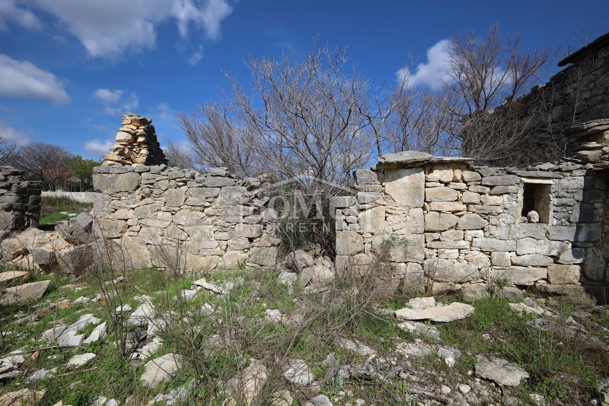 Parcela Naprodaj - ŠIBENSKO-KNINSKA Skradin