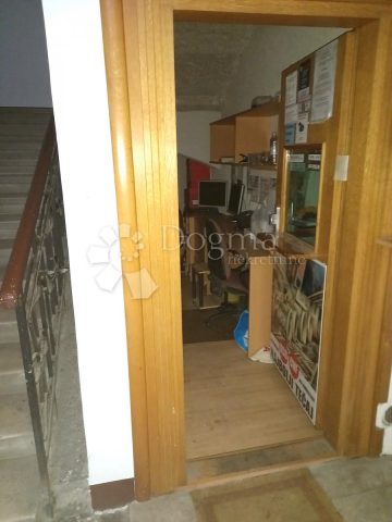 Commerciale da affittare 8 m² – Rijeka