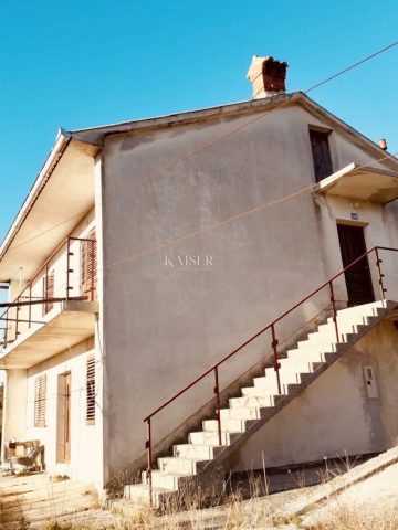 Hiša na predaj 244 m² – Kampor