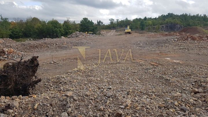 Pozemek na prodej 4281 m² – Permani