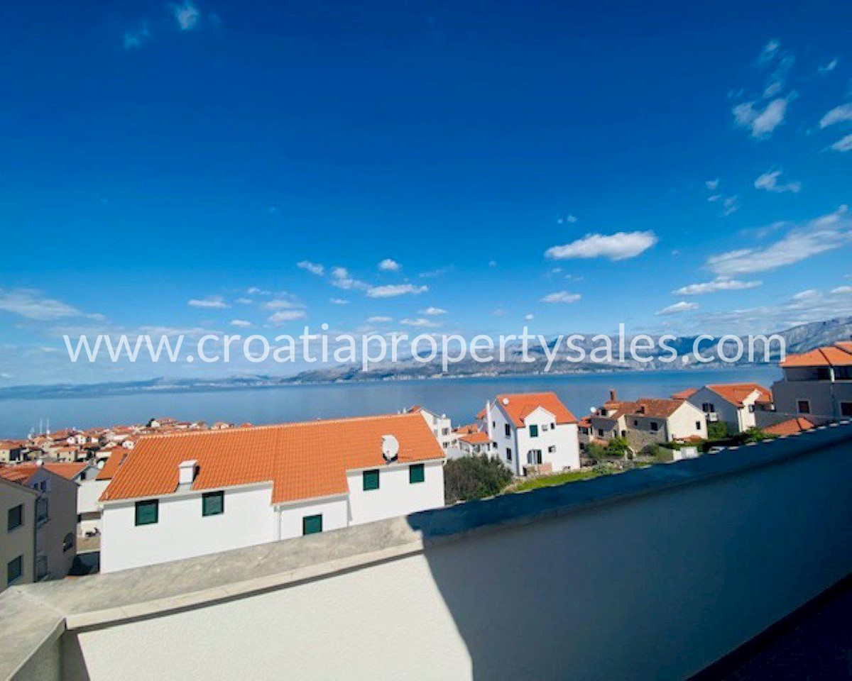 Flat For sale - SPLITSKO-DALMATINSKA BRAČ